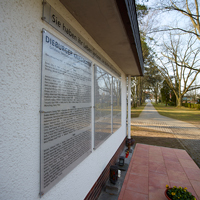 Gedenktafel aus Acrylglas - Grafik, Druck und Montage